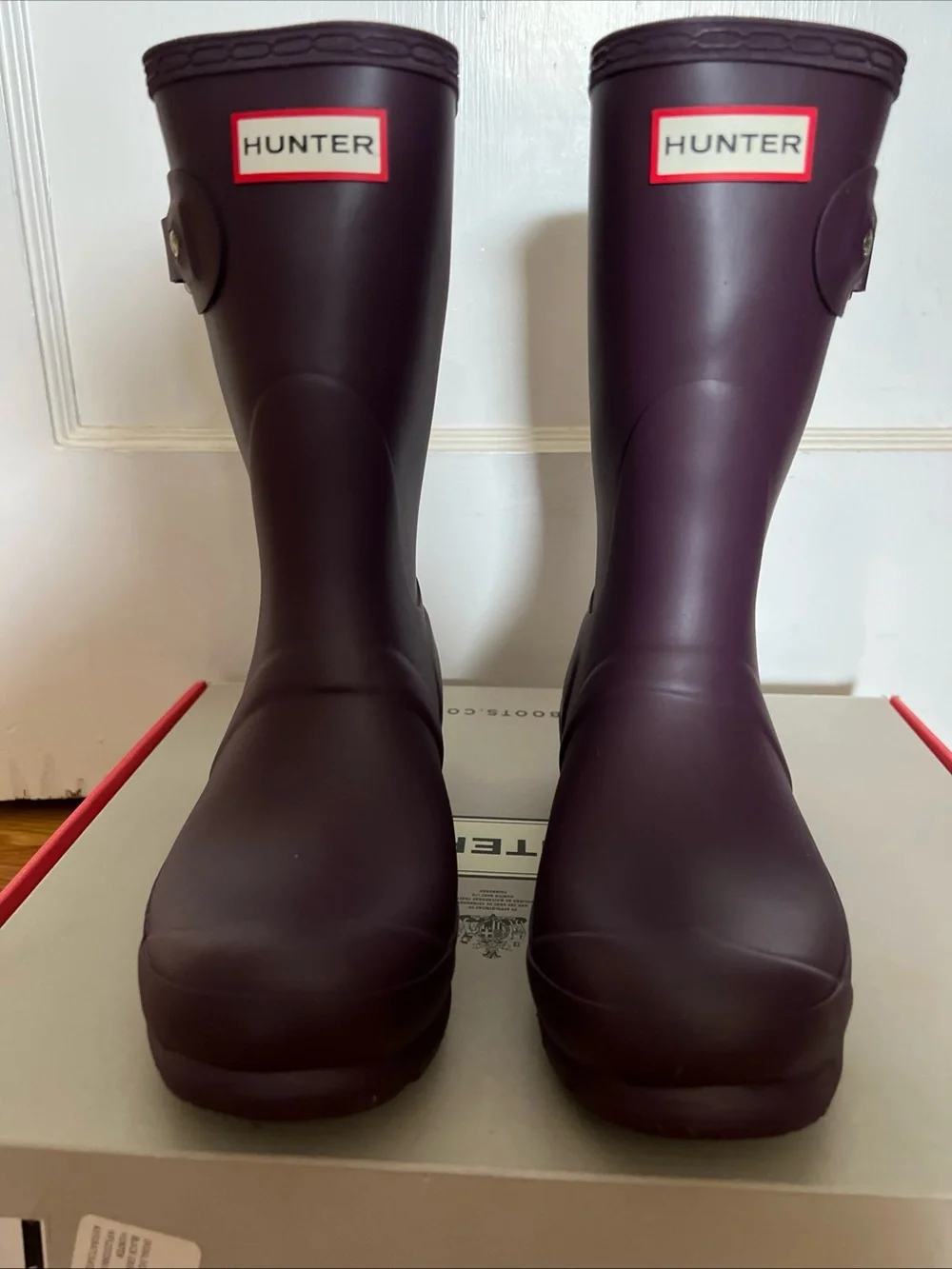 Hunter Boots Short Womens Black Grape Size 6